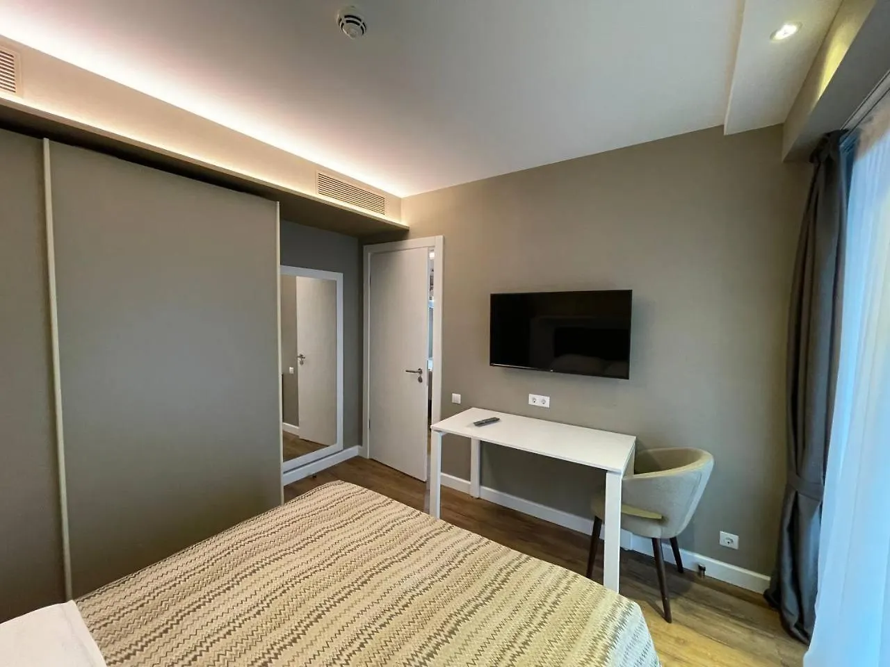 Skyline Apartments 巴统