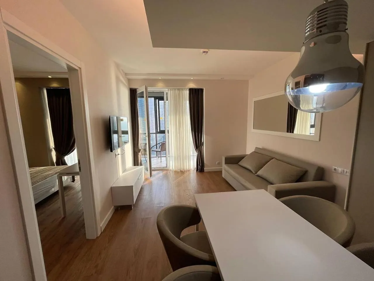 Skyline Apartments 巴统